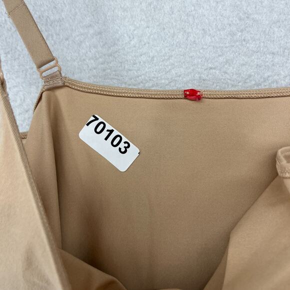 Spanx Tank Top S Socialight Smooth Cami Shapewear Compression Stretch Beige - Picture 15 of 15